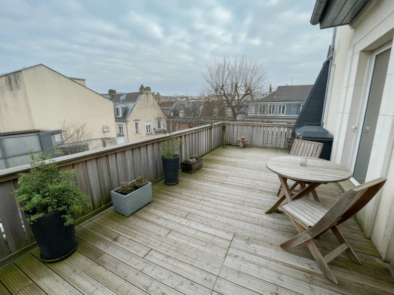 Entretien d'une terrasse après l'hiver : nettoyage et vérification